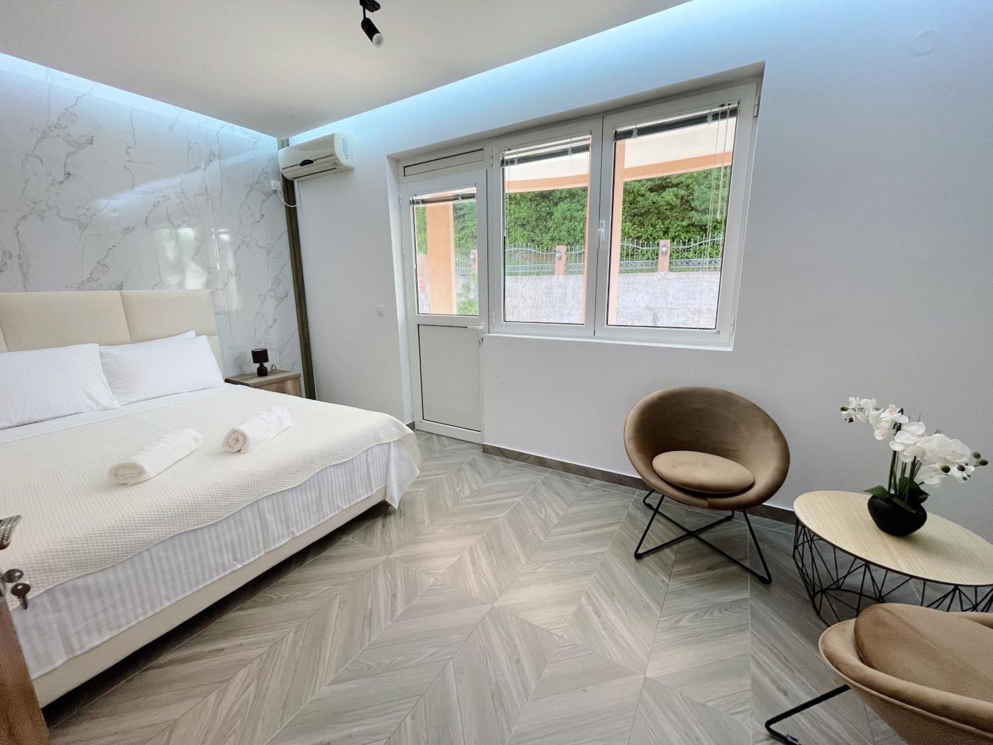 Guest House Koliqi - Hotel & Apartments Ulcinj Eksteriør billede